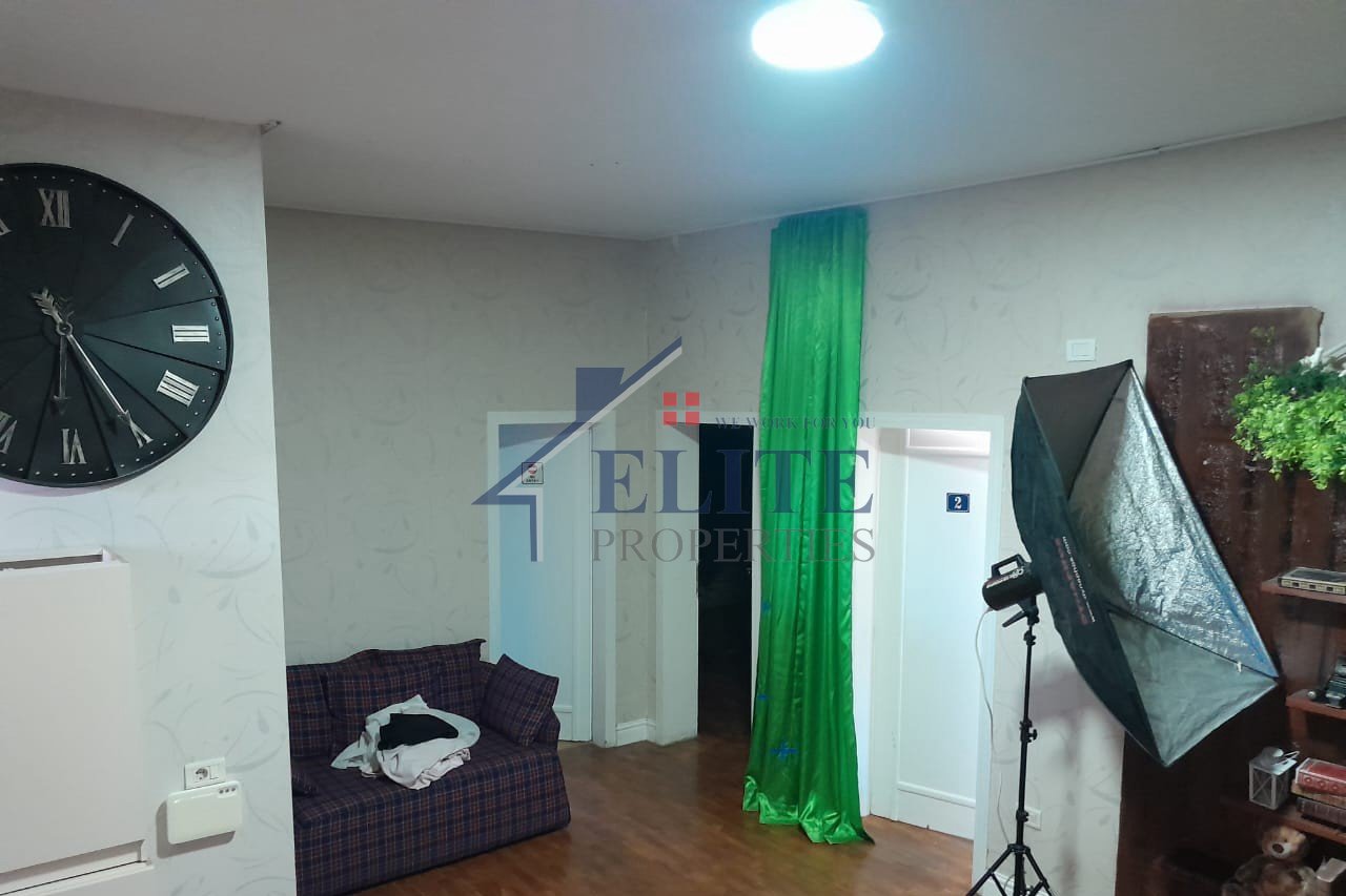 Allias, vile me qira