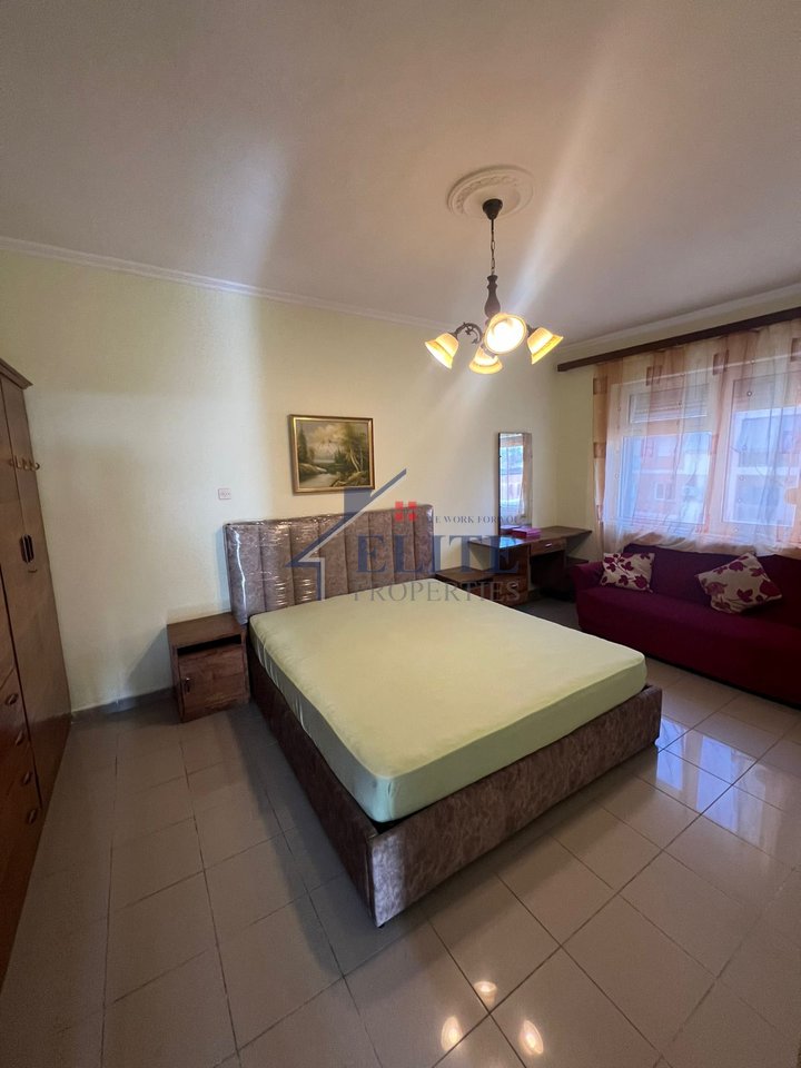 Via Myslym Shyri – appartamento 2+1 in affitto