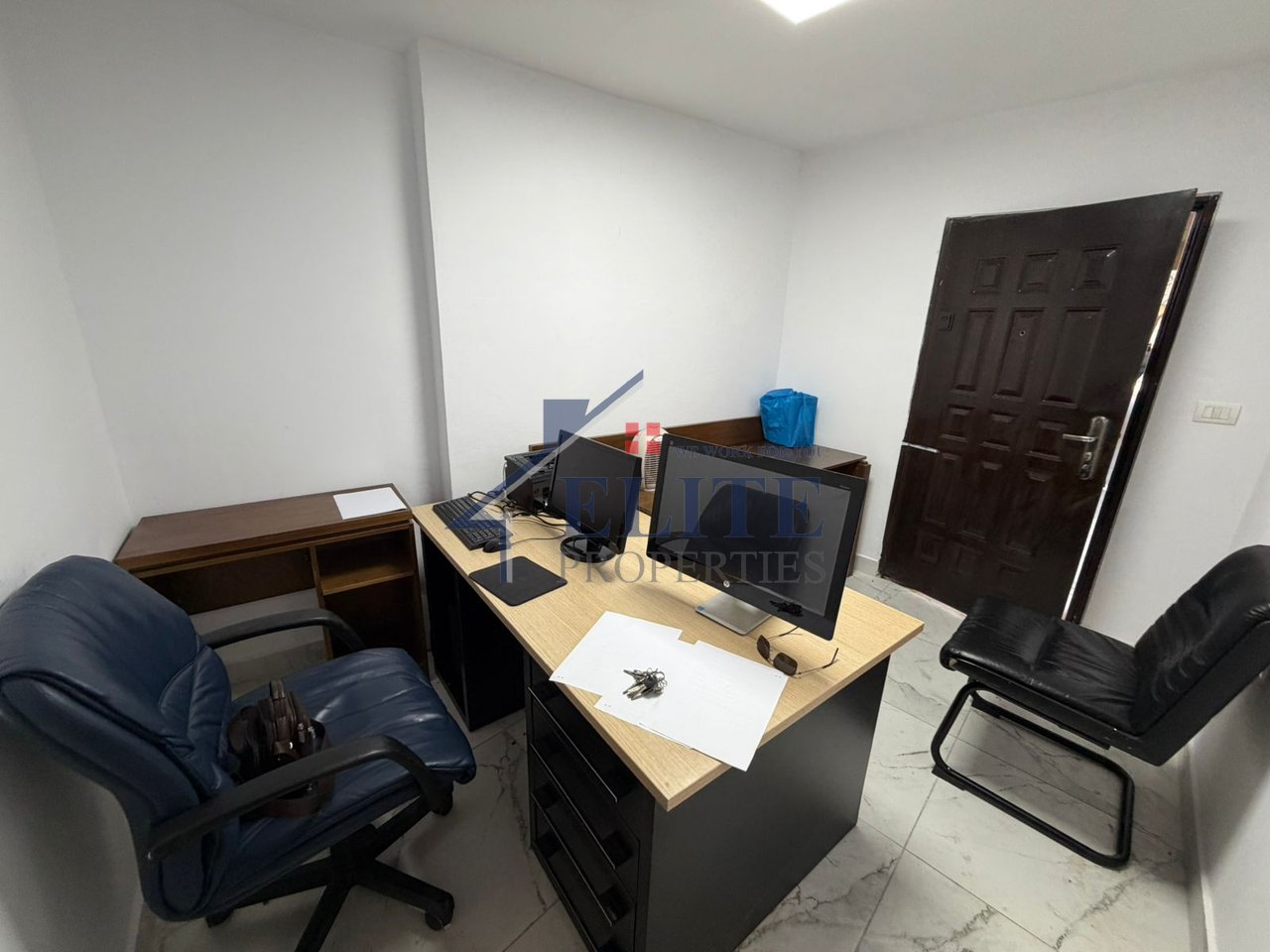 Rruga Fortuzi, zyrë me qira