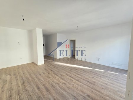 Rruga Dritan Hoxha, apartament 2+1 në shitje