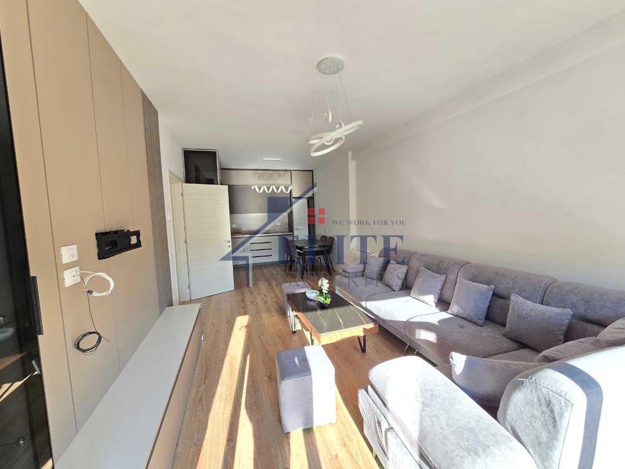 Rruga Dritan Hoxha, apartament 2+1 me qira