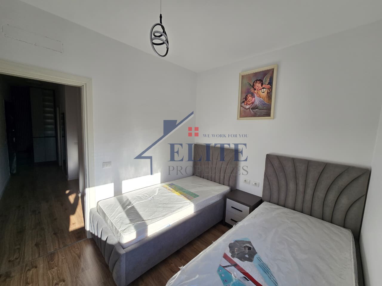 Rruga Dritan Hoxha, apartament 2+1 me qira