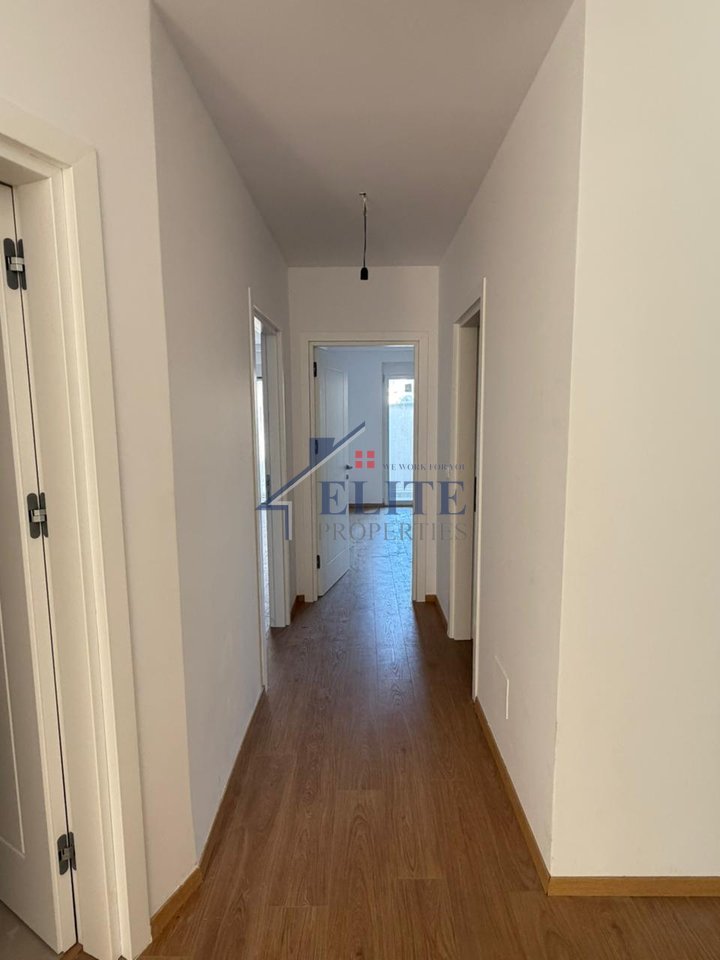 Rruga e Elbasanit pranë Lion Park,zyrë/apartament me qira