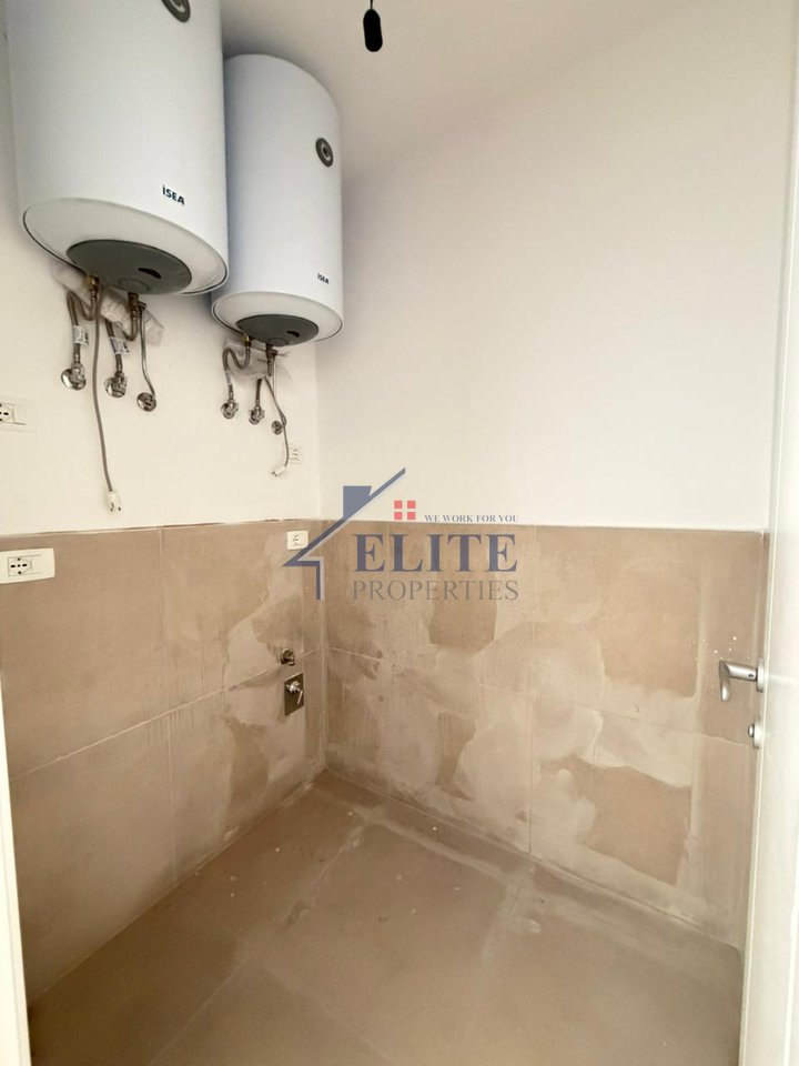 Rruga e Elbasanit pranë Lion Park,zyrë/apartament me qira