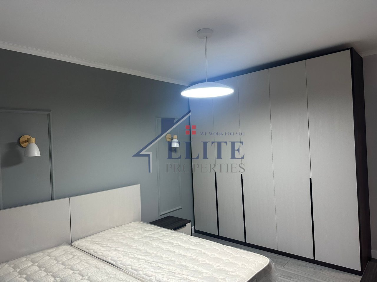 Shkolla e Kuqe, apartament 1+1 me qira