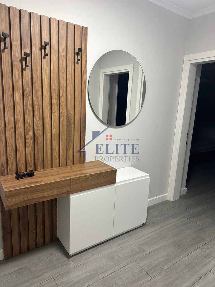 Shkolla e Kuqe, apartament 1+1 me qira