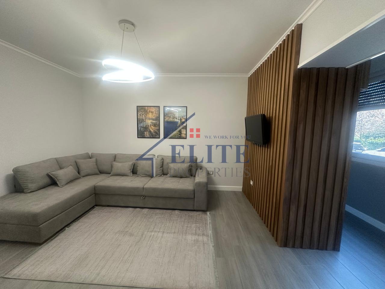 Shkolla e Kuqe, apartament 1+1 me qira
