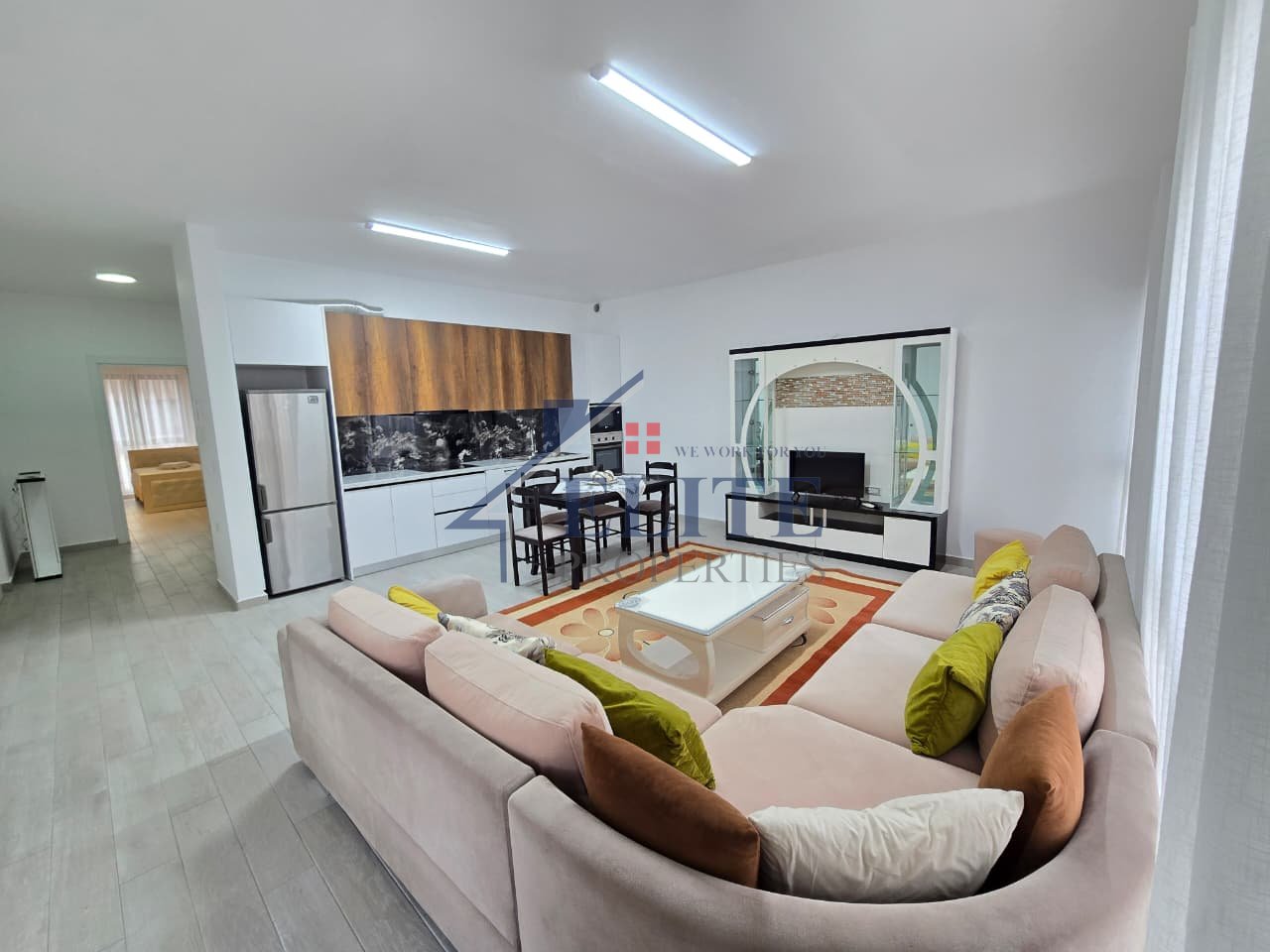 Kthesa e Kamzës, apartament 2+1 me qira