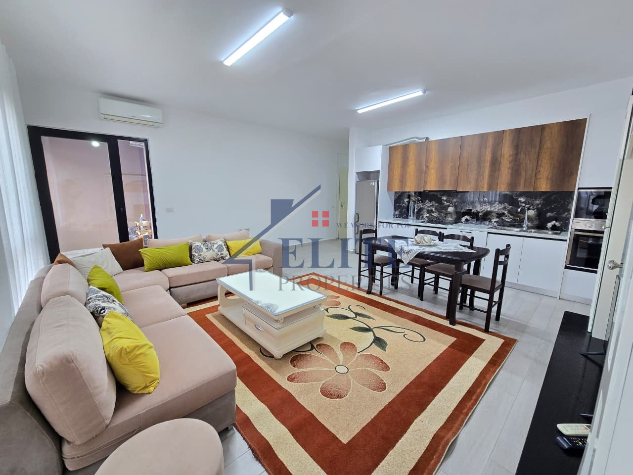 Kthesa e Kamzës, apartament 2+1 me qira