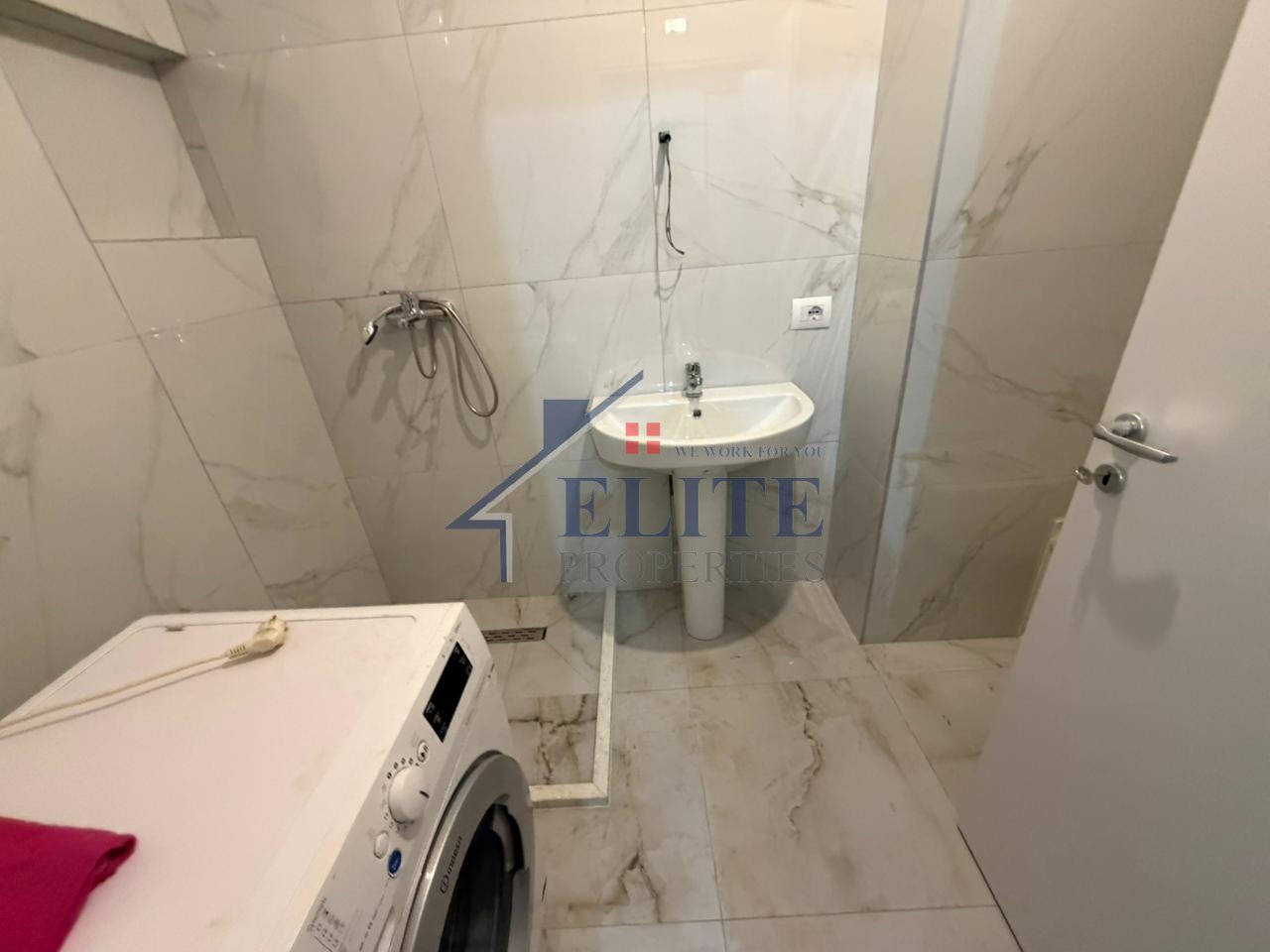 Zogu i Zi, apartament 1+1 me qira