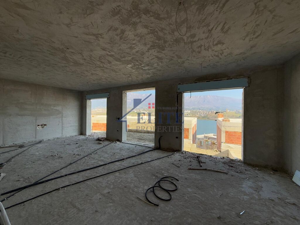 Villa in vendita a Rezidenca Kodra e Diellit 2