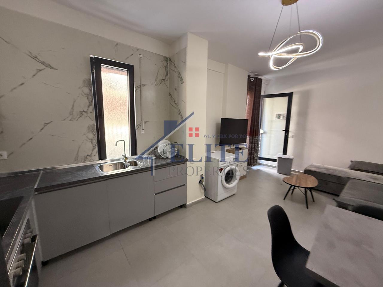 Kopshti Botanik, apartament 1+1 me qira