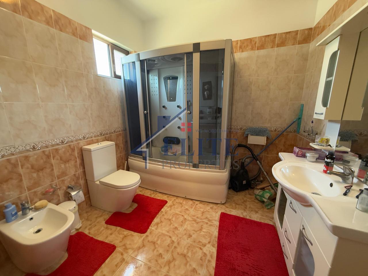 Kthesa e Kamzes, villa in affitto