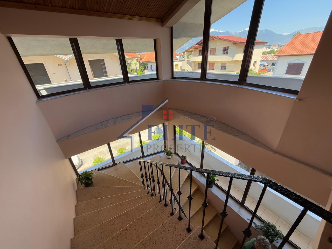 Kthesa e Kamzes, villa in affitto