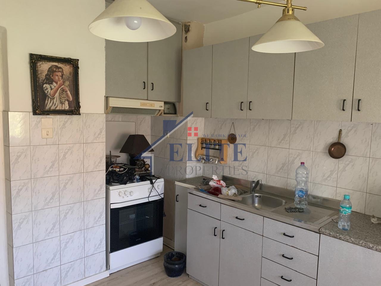 Mine Peza, apartament 2+1 me qira