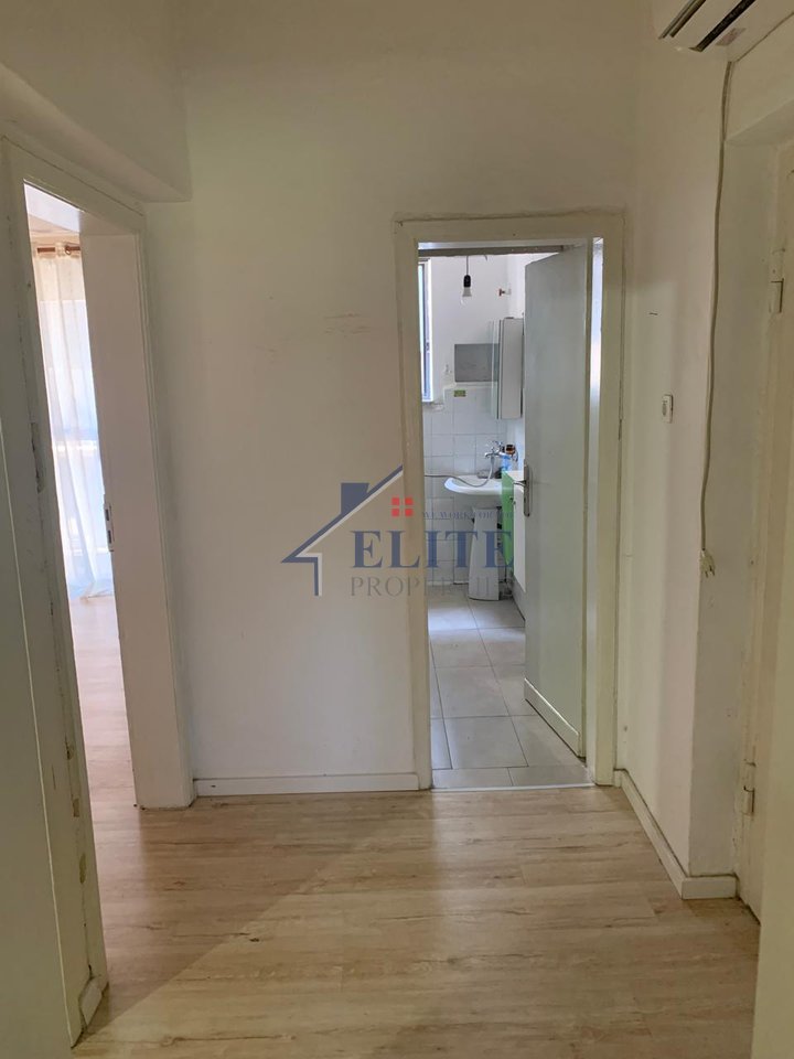 Mine Peza, apartament 2+1 me qira