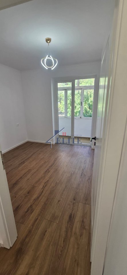 Rruga Myslym Shyri, apartament 1+1 dhe garzoniere në shitje