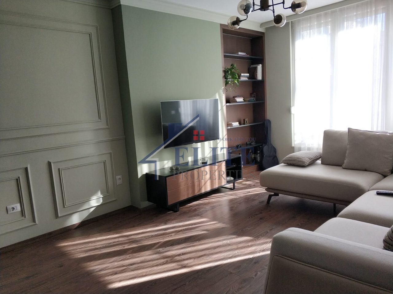 Myslym Shyri, Tiranë- Apartament 2+1 me Qira