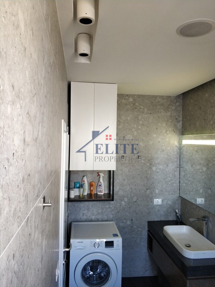 Myslym Shyri, Tiranë- Apartament 2+1 me Qira
