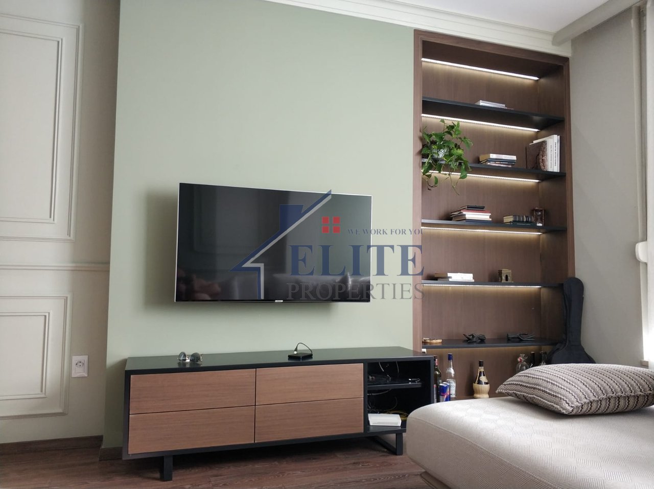 Myslym Shyri, Tiranë- Apartament 2+1 me Qira