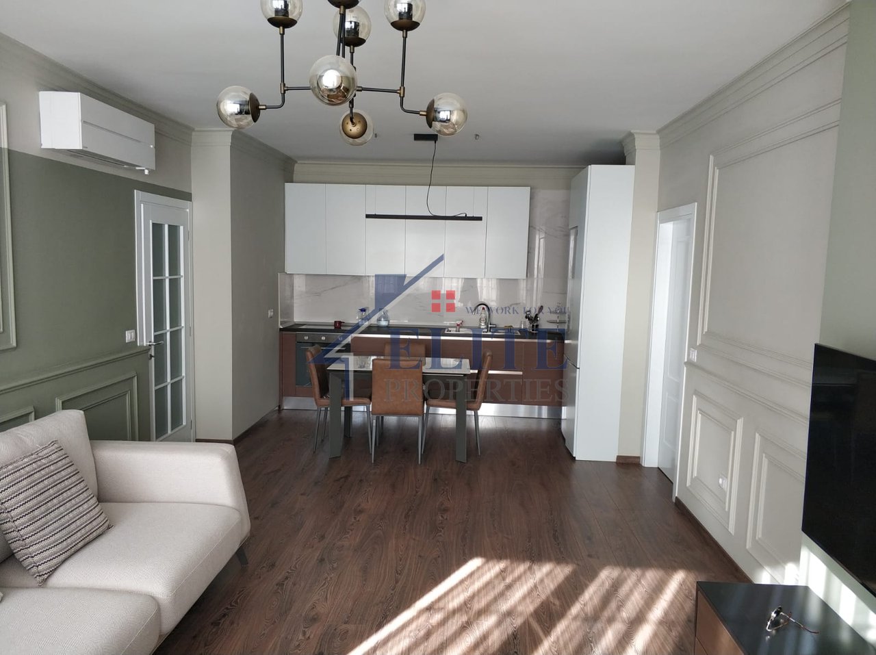 Myslym Shyri, Tiranë- Apartament 2+1 me Qira