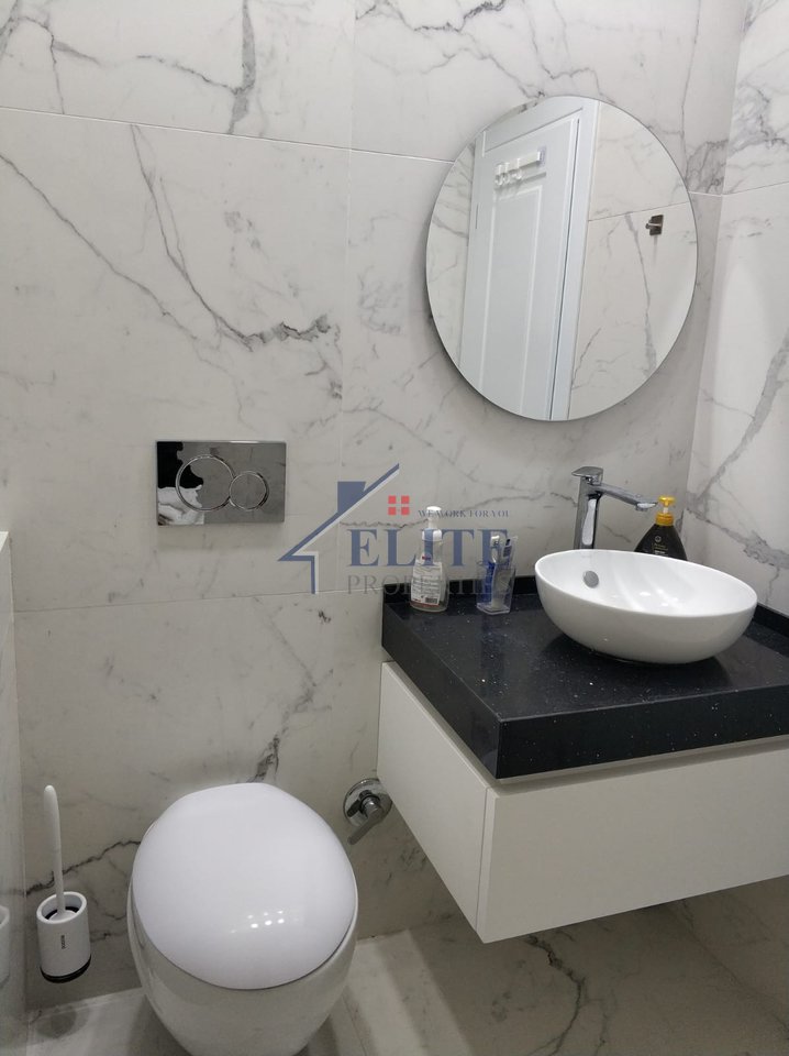 Myslym Shyri, Tiranë- Apartament 2+1 me Qira