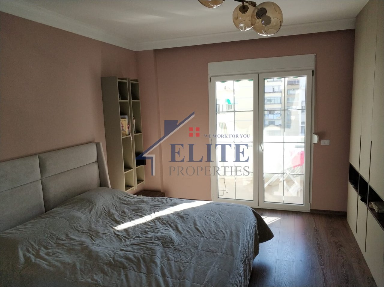 Myslym Shyri, Tiranë- Apartament 2+1 me Qira