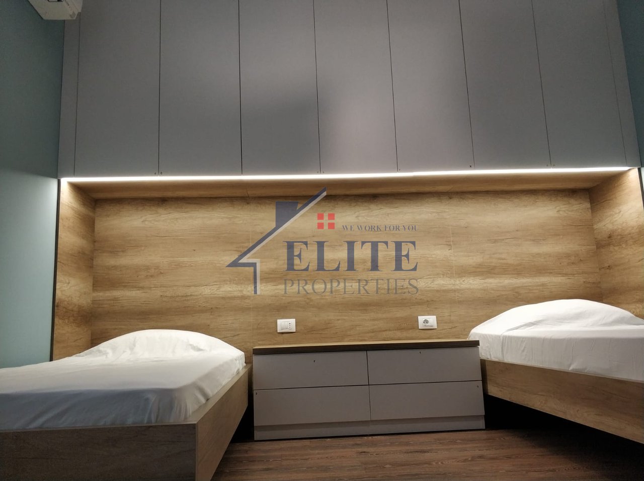 Myslym Shyri, Tiranë- Apartament 2+1 me Qira