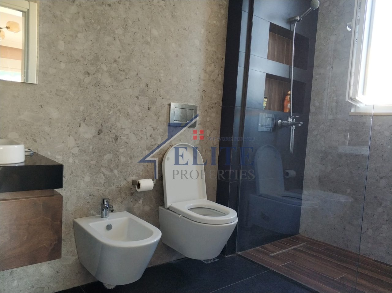 Myslym Shyri, Tiranë- Apartament 2+1 me Qira