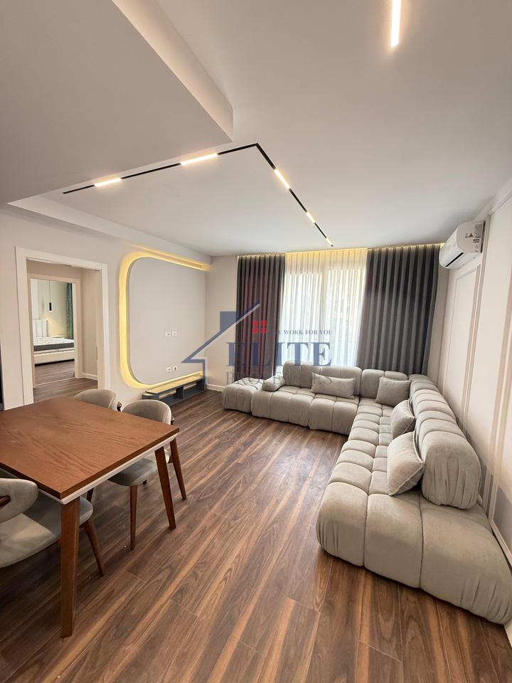 Fusha e Aviacionit–  Apartament 2+1+2 me Qira