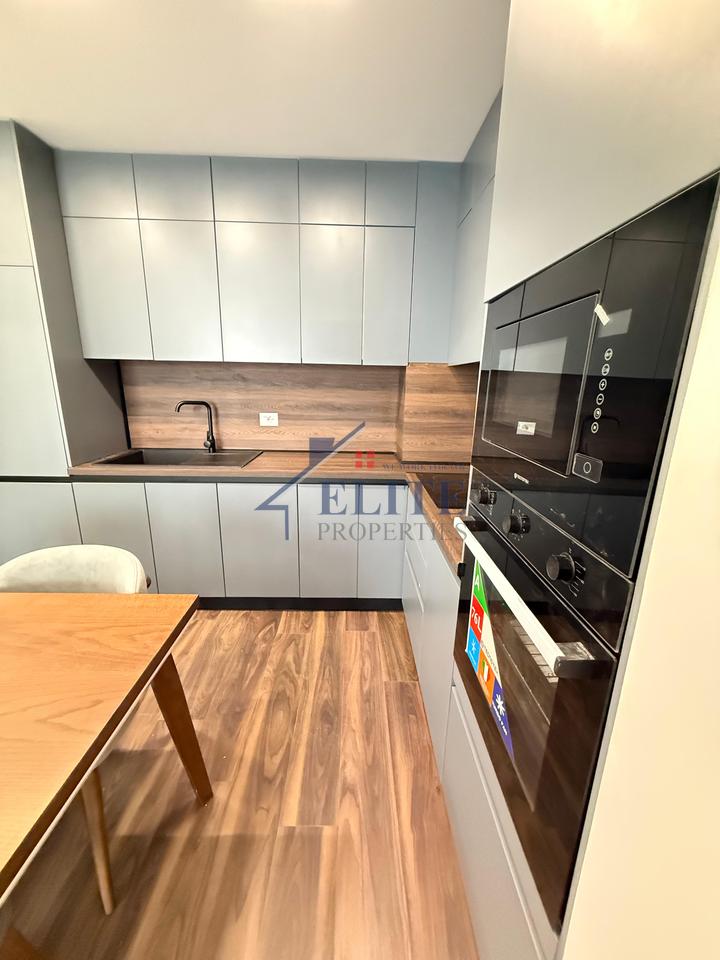 Fusha e Aviacionit–  Apartament 2+1+2 me Qira