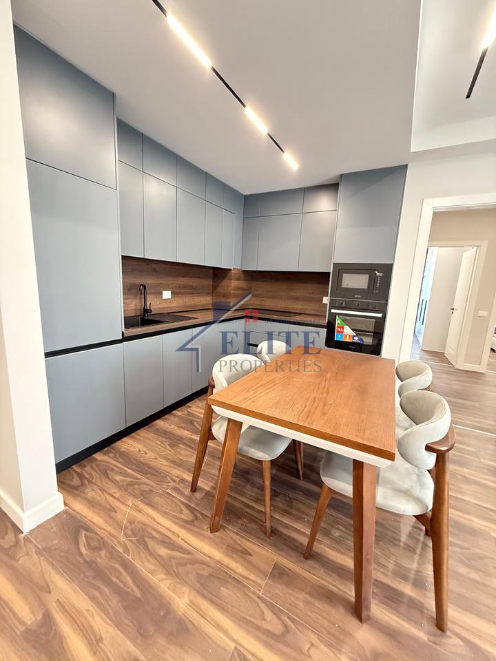 Fusha e Aviacionit–  Apartament 2+1+2 me Qira