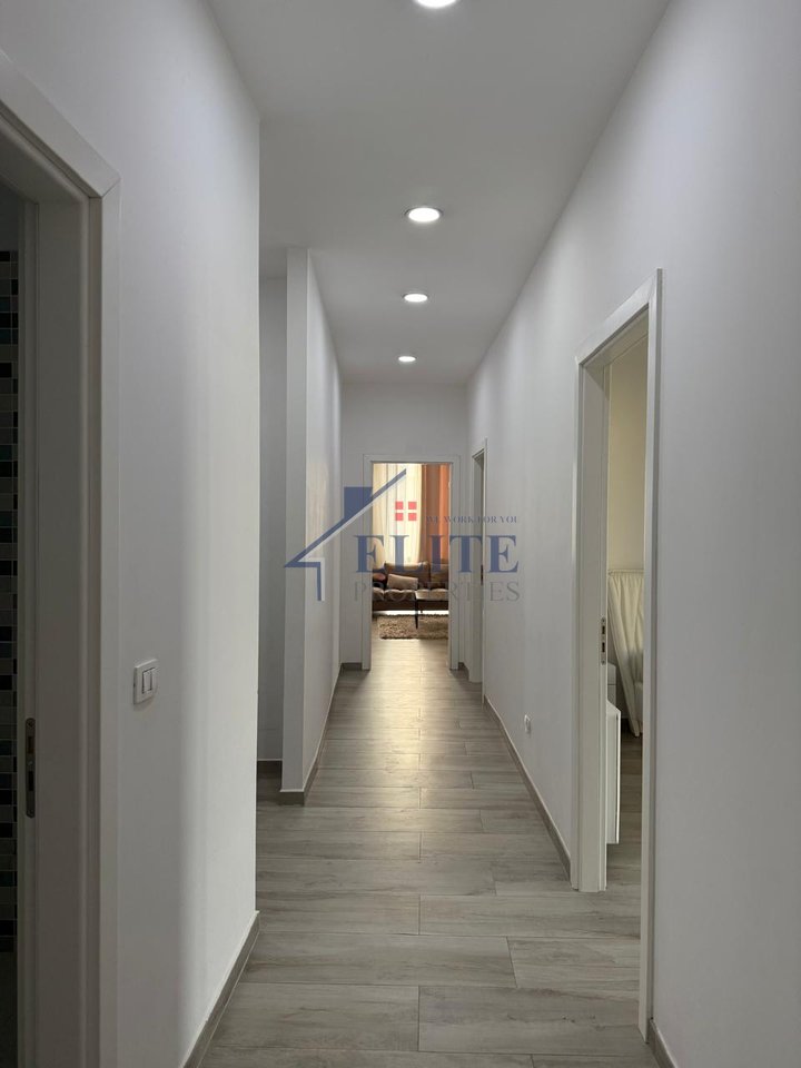 Park Gate, Appartamento 2+1+2 in Affitto in Via Elbasani