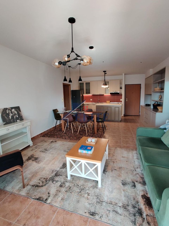 Rruga e Kavajës – Apartament 2+1 me Qira