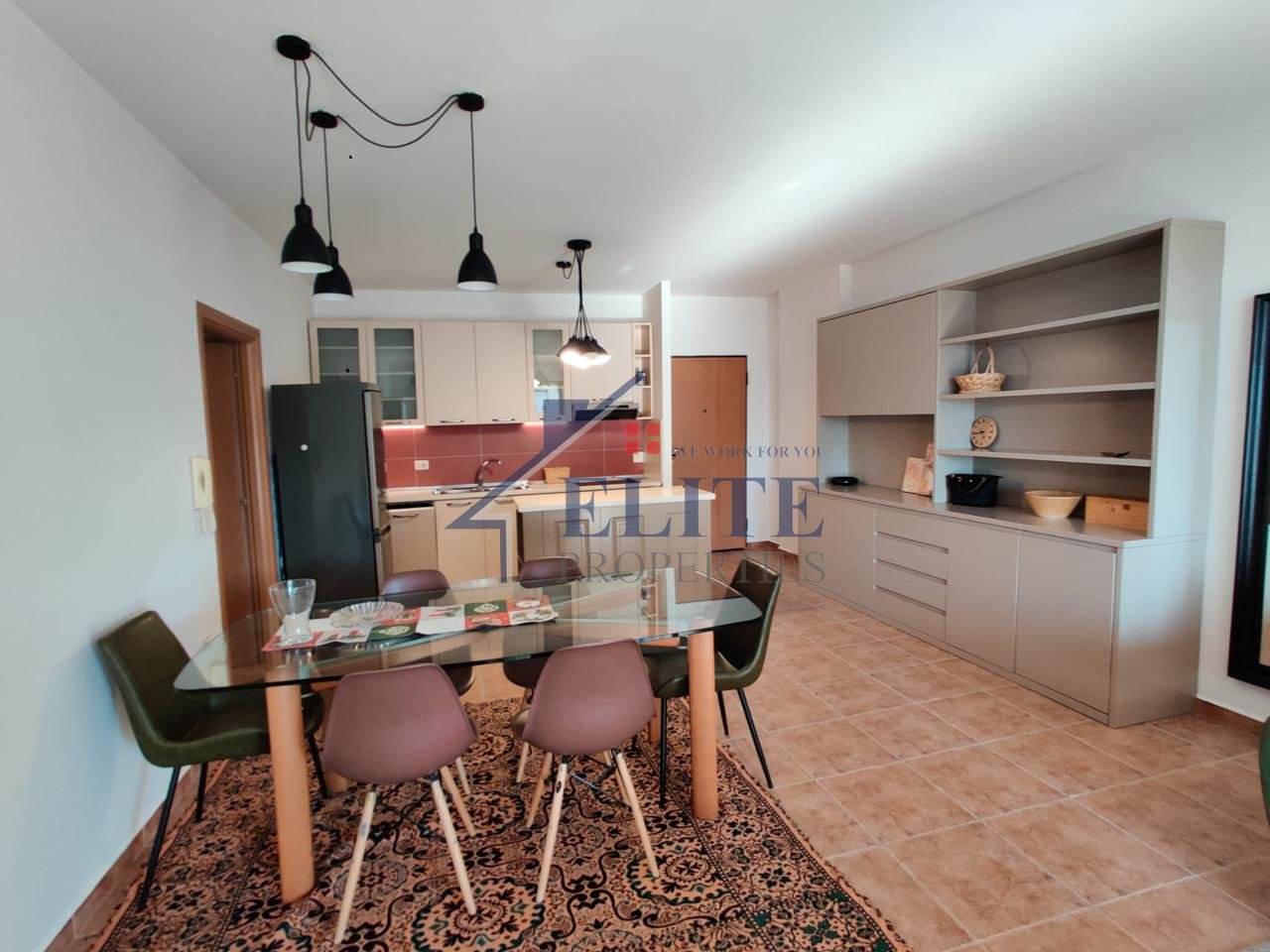Rruga e Kavajës – Apartament 2+1 me Qira