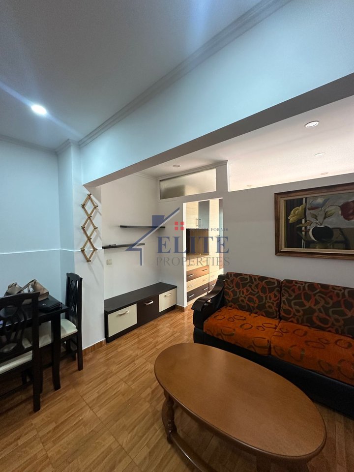 Pallatet e Arabit, Laprakë –  Apartament 1+1 i përshtatur ne shitje