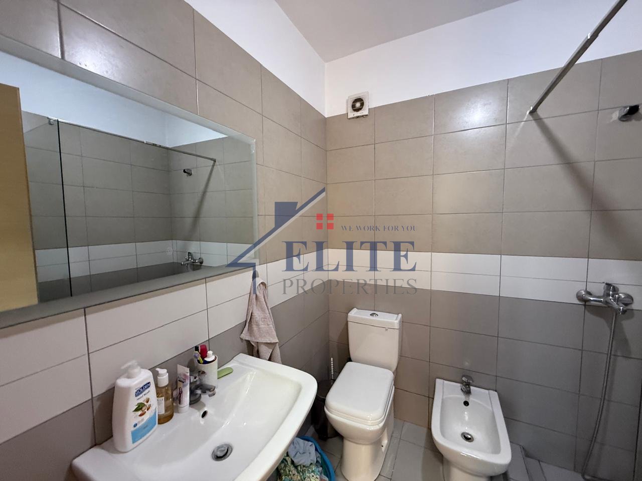 Kompleksi Garden City – Pallatet e Malajzianit, apartament 2+1 në shitje