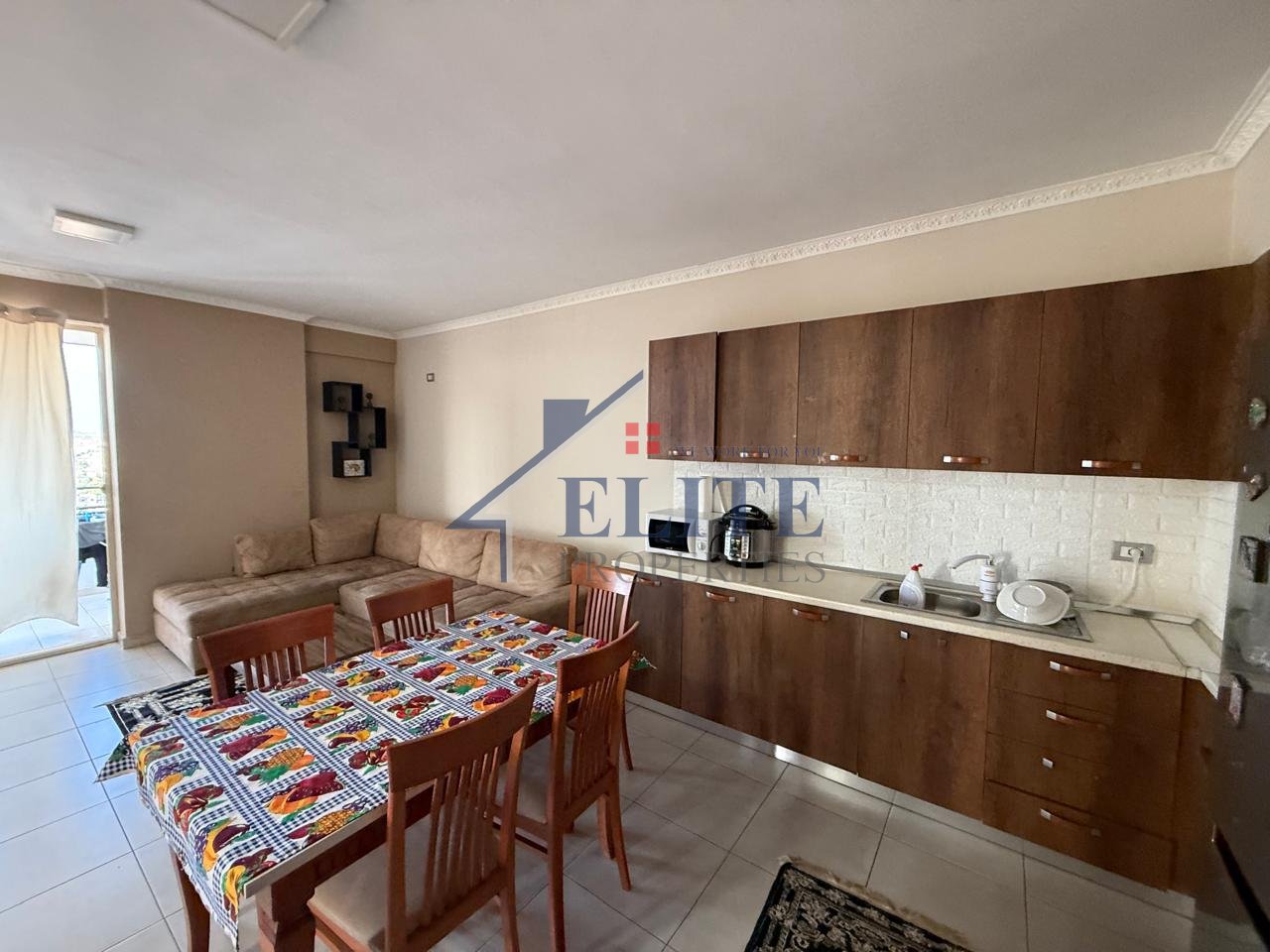 Kompleksi Garden City – Pallatet e Malajzianit, apartament 2+1 në shitje
