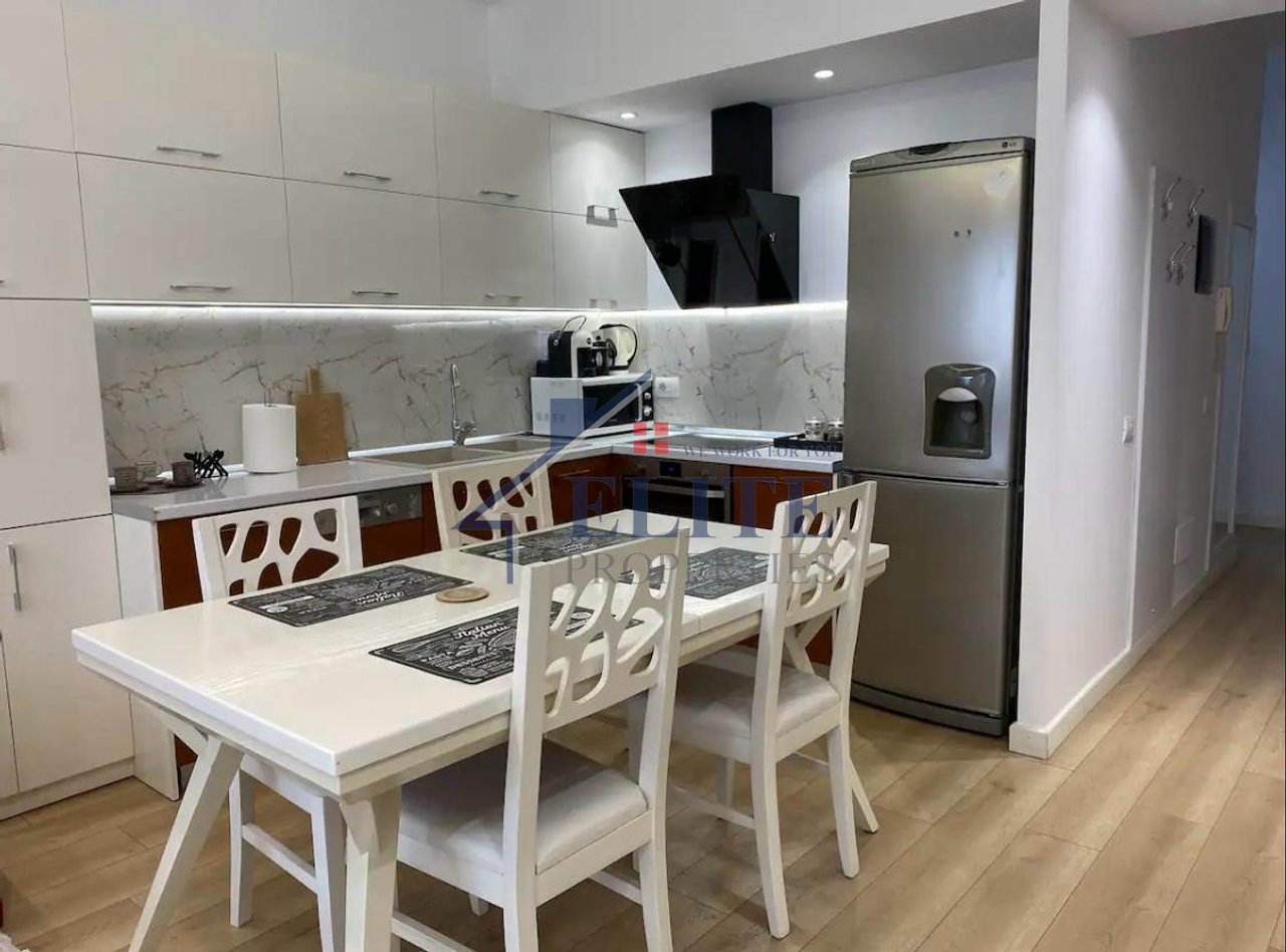 Zoological Garden, two bedroom apartment for rent