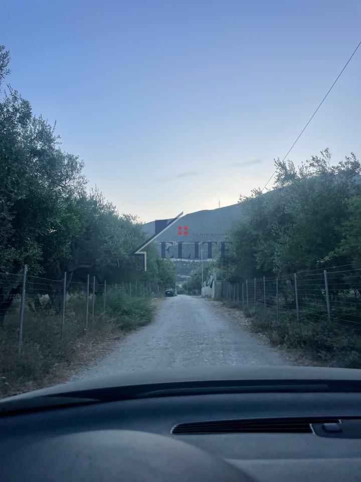 Borsh, land for sale