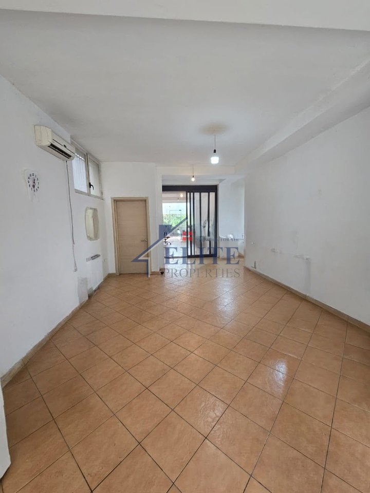 Selitë, dyqan në shitje