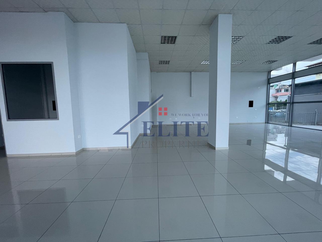 Near Ardenos, shop for rent