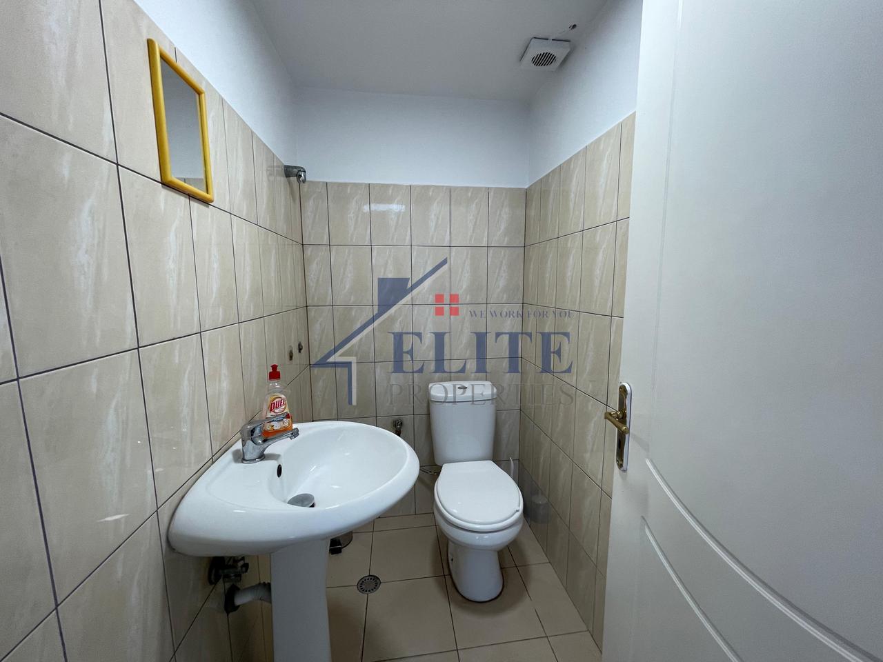 Near Ardenos, shop for rent