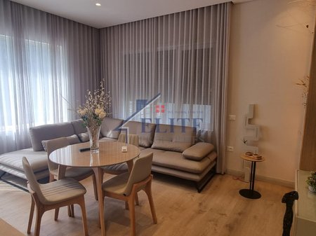 Kodra e Diellit, apartament 1+1 me qira