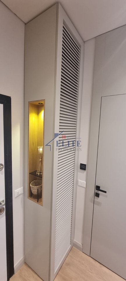 Kodra e Diellit, appartamento con due camere da letto in affitto