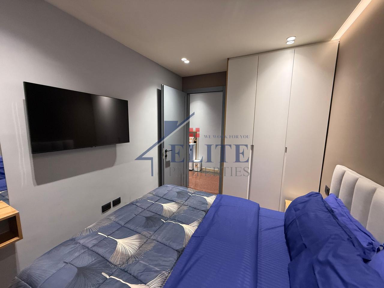 Pallatet Shallvare, appartamento con una camera da letto in affitto