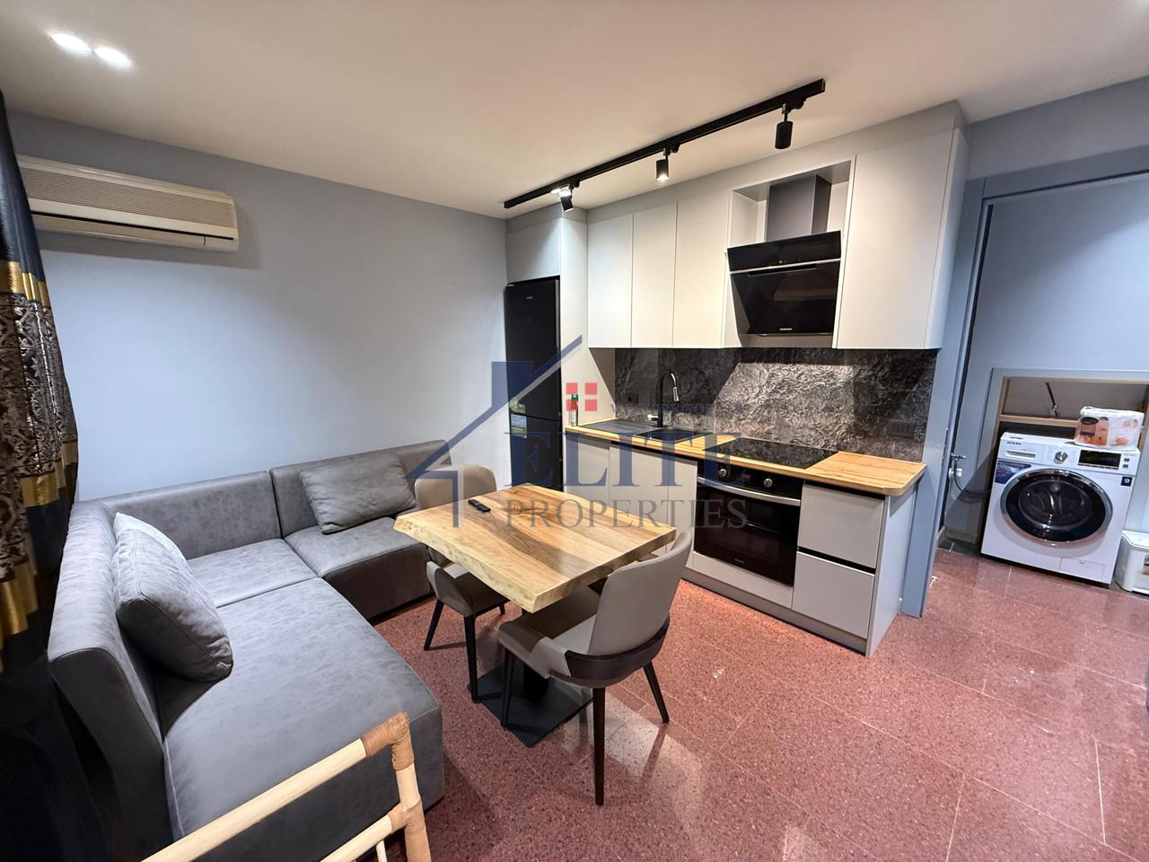 Pallatet Shallvare, appartamento con una camera da letto in affitto