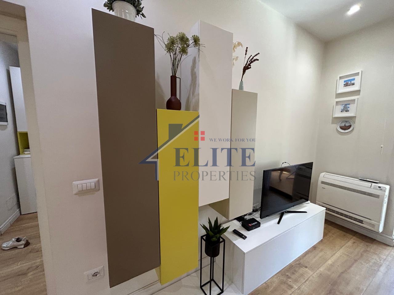 Pallatet Shallvare, apartament 2+1 me qira