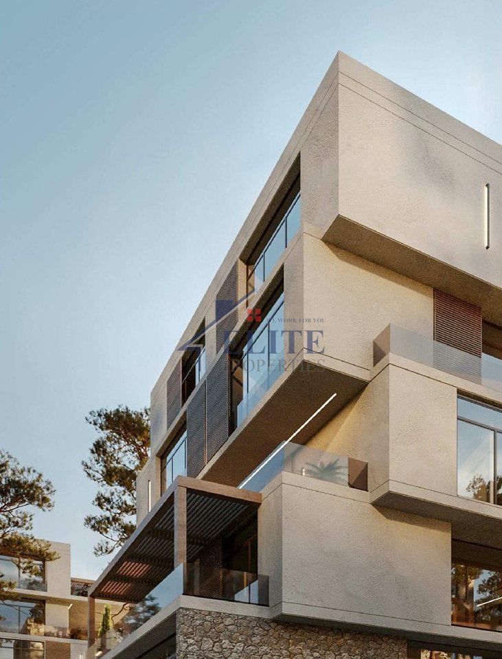 Porto Lalzi, apartament 3+1 në shitje