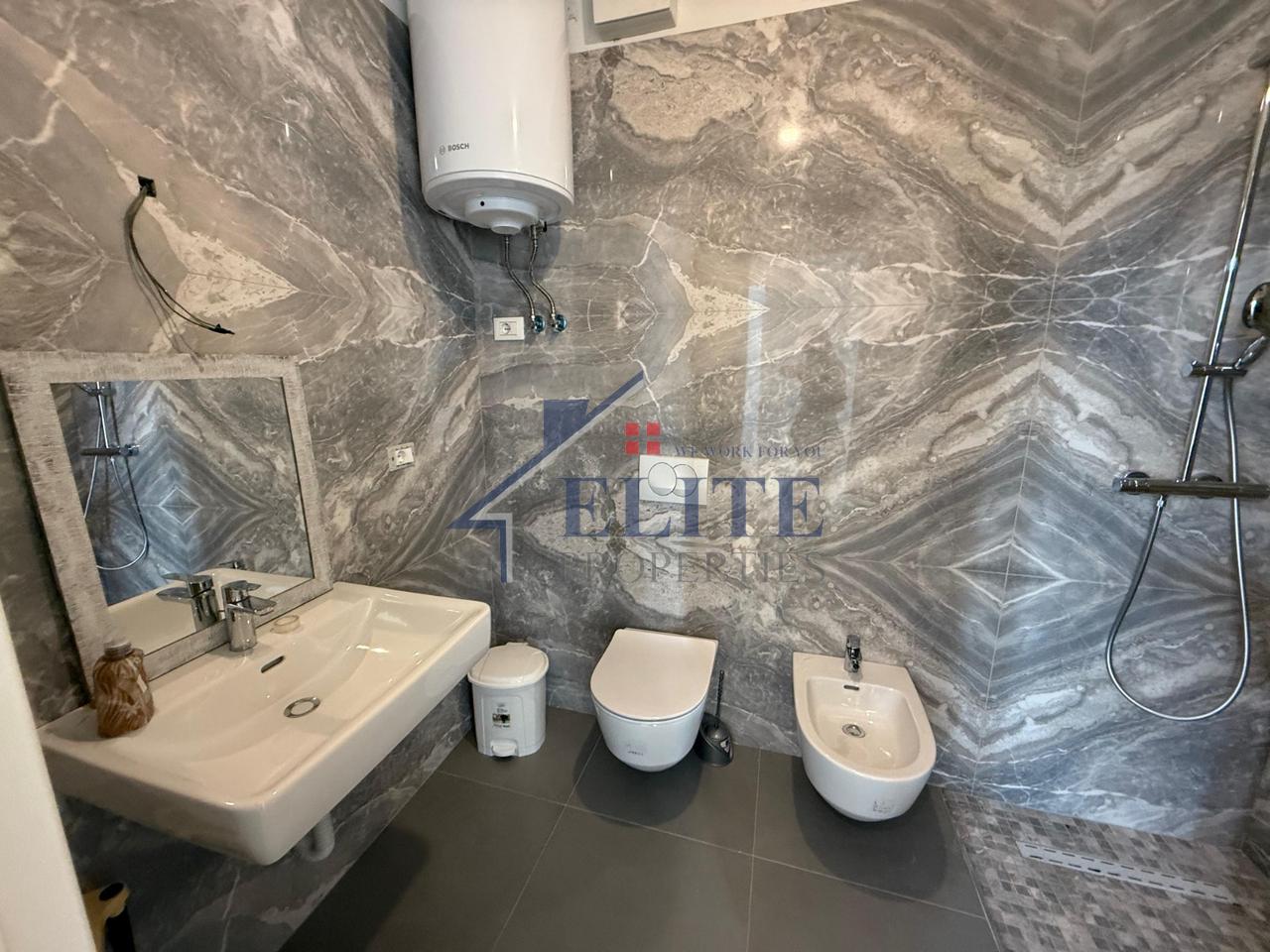 Foleja e Gjelber, apartament 3+1 me qira